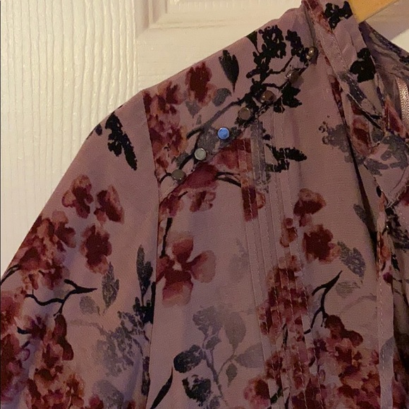 Floral Flowing Dress. US 14 - Picture 2 of 2